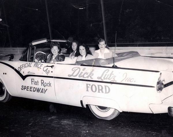 Flat Rock Speedway - POWDER PUFF GIRLS FROM RANDY